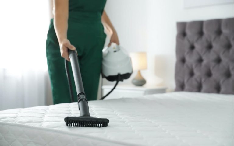 deep bedroom cleaning